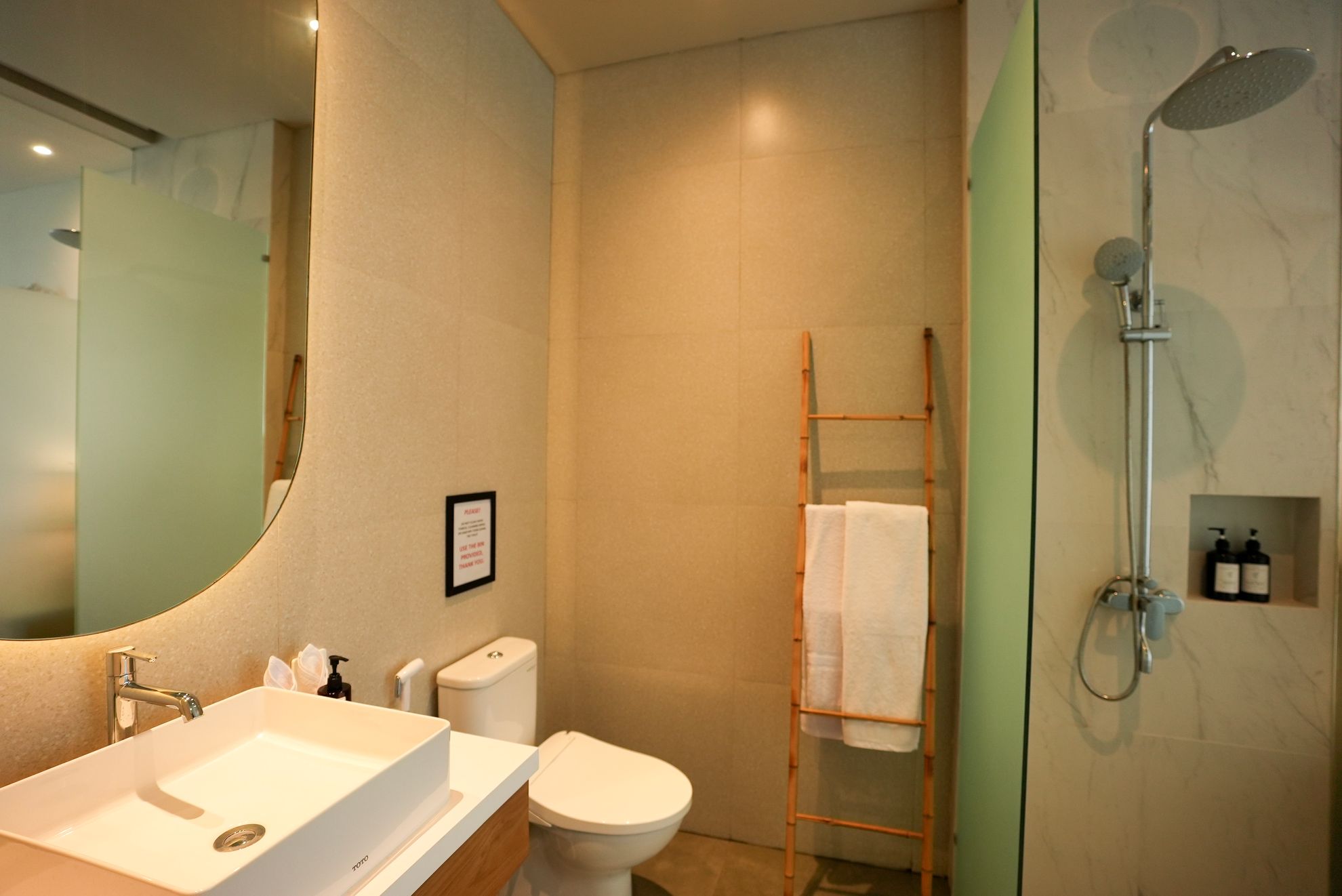 chantira-bath2