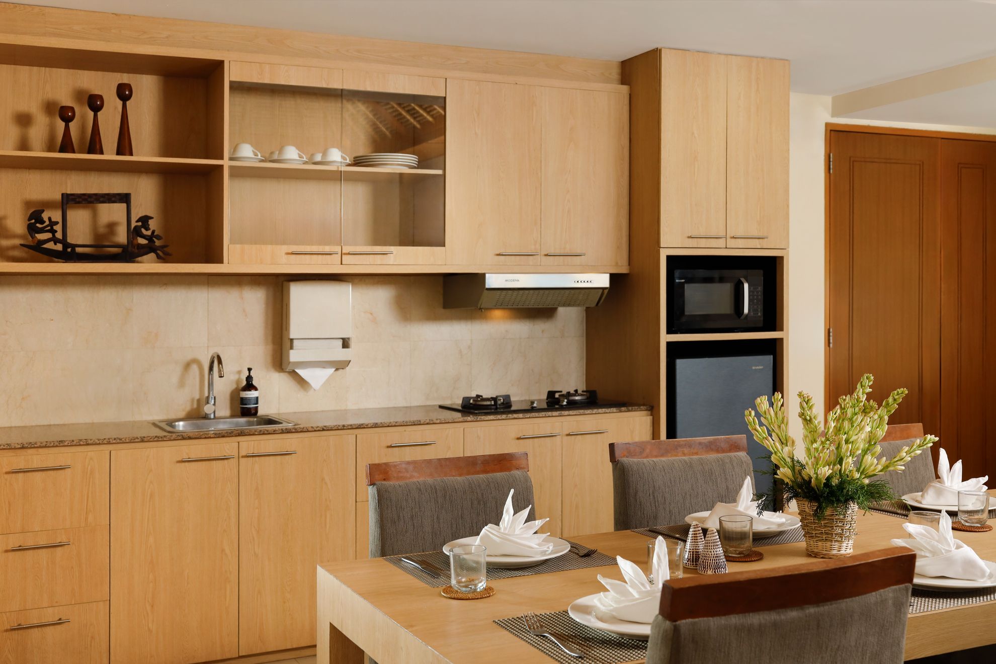 sara-residence-penthouse-kitchen