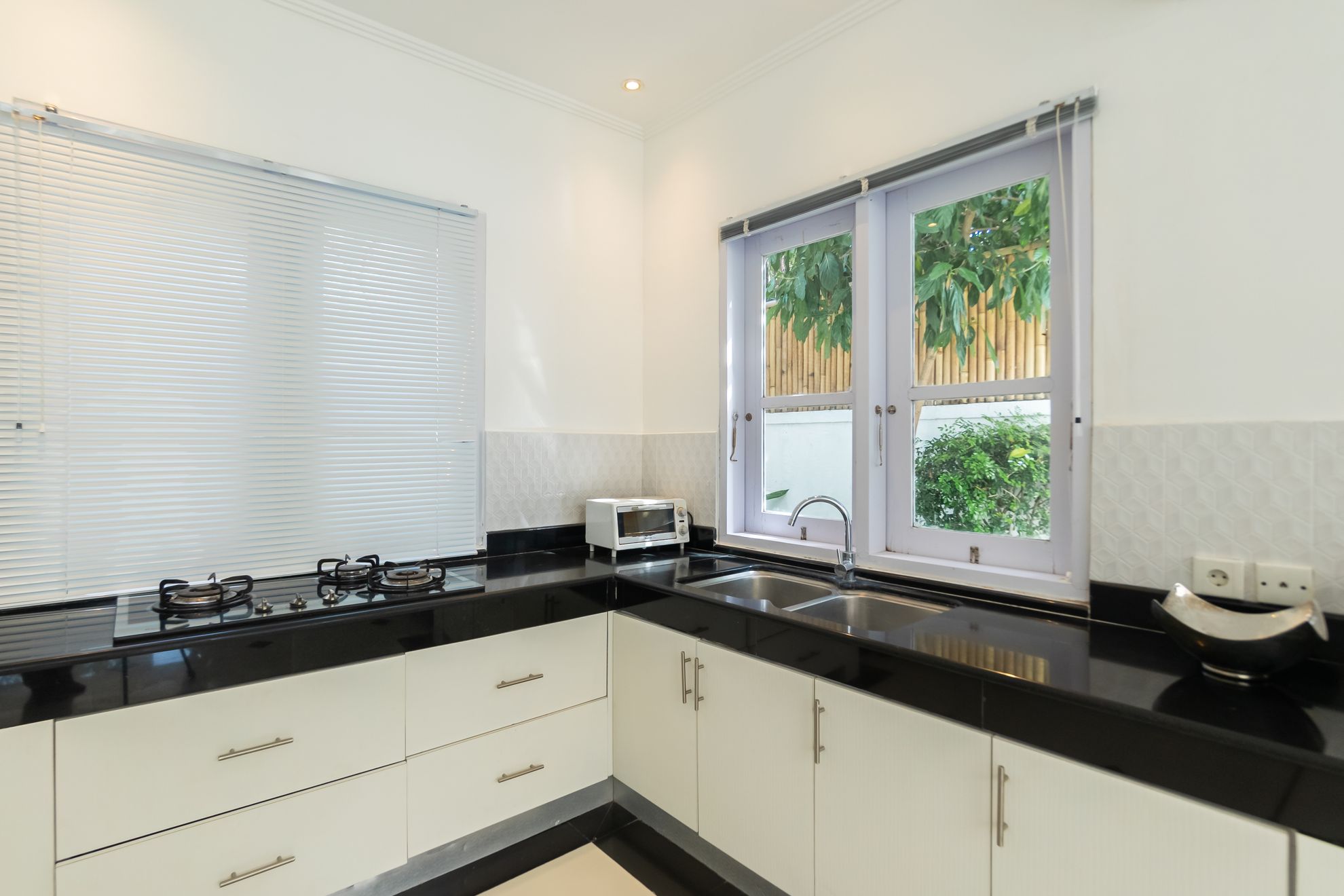 shanti-amore-kitchen