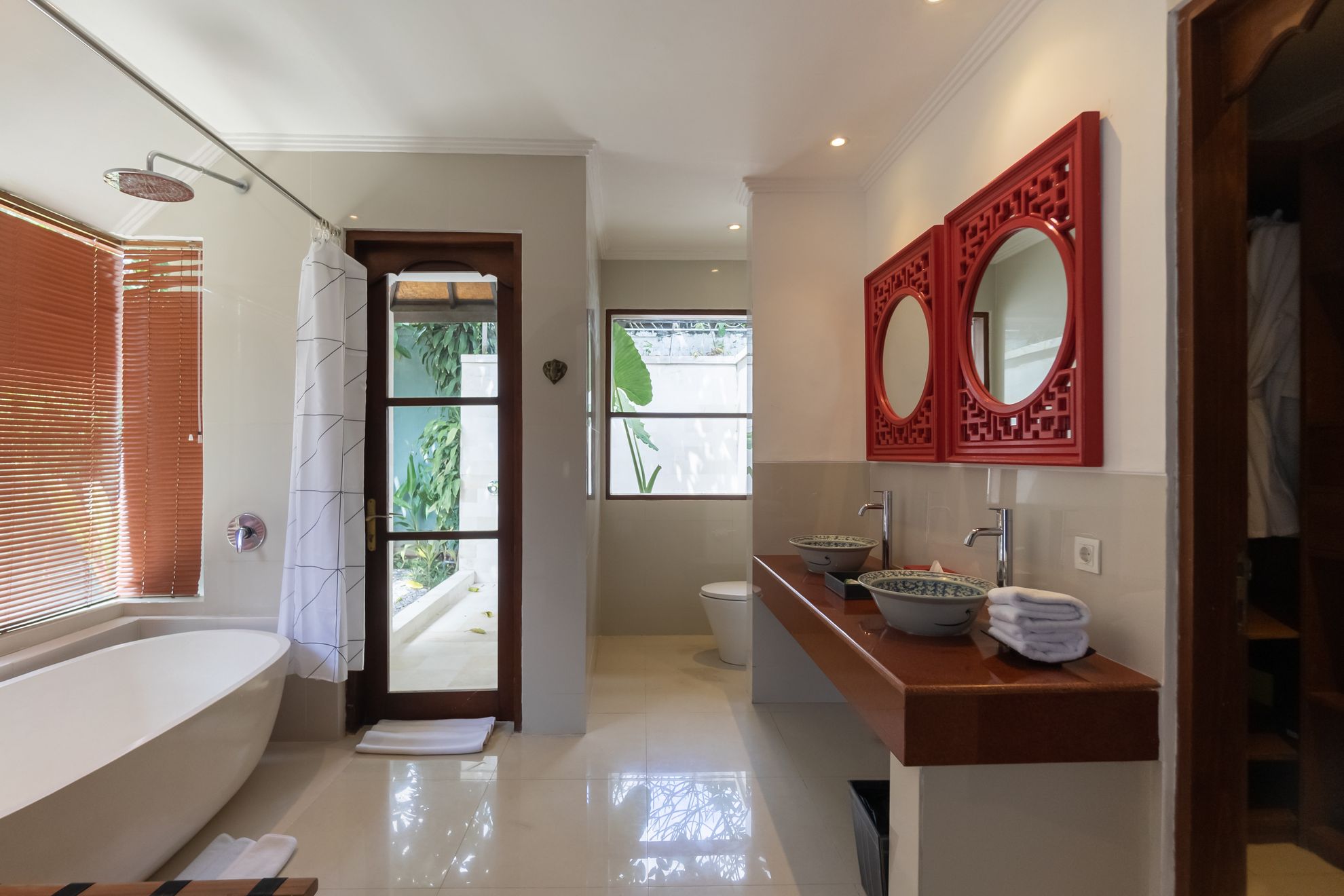 shanti-oani-bath